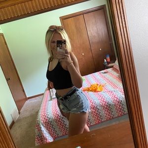 Meet your Posher, Victoria